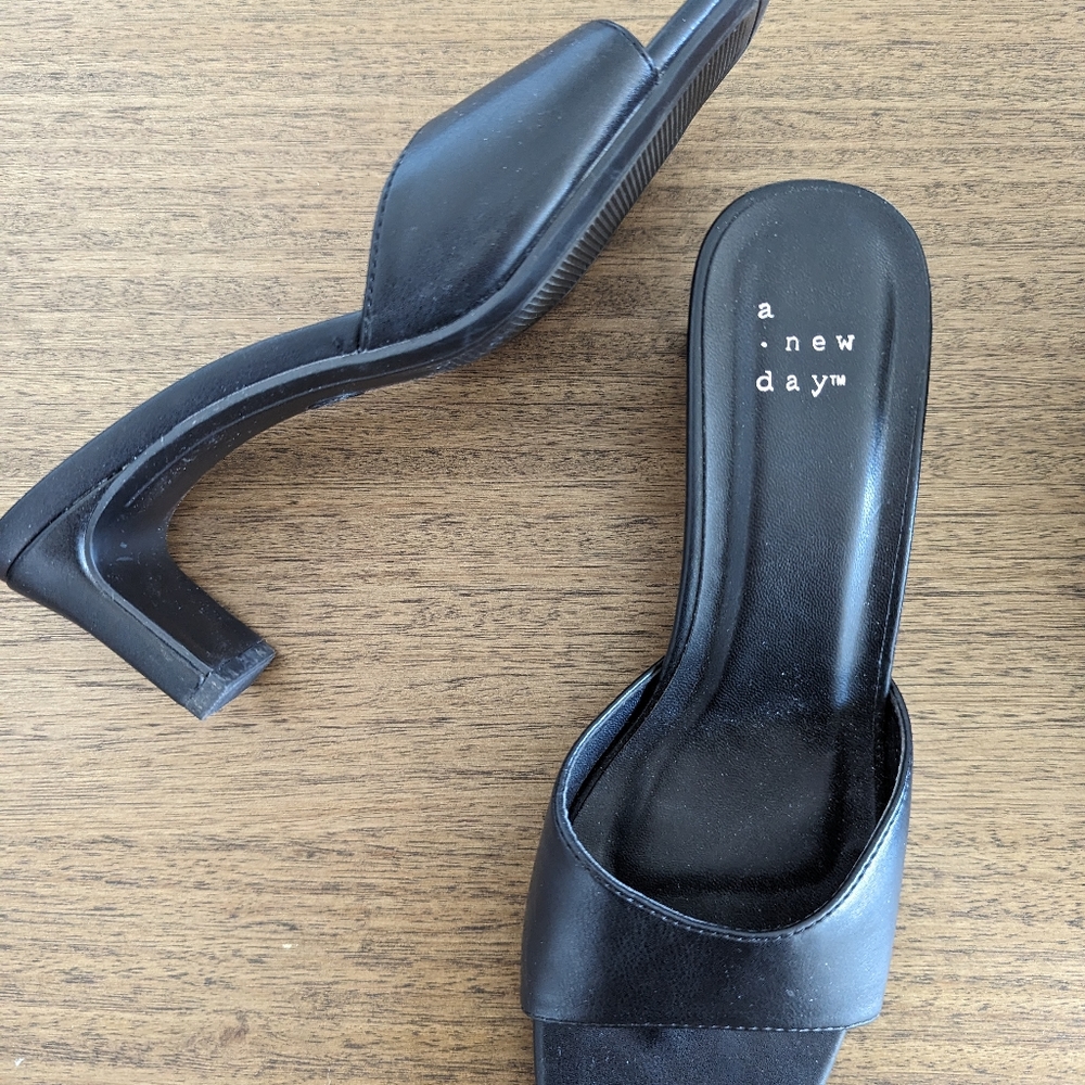SIZE 7 SHOES - A NEW DAY AND EXPRESS - Picture 6 of 11